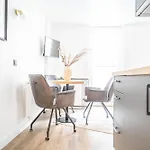 Johouse Apartment 13